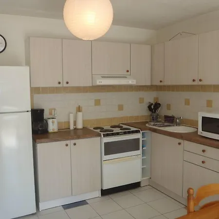 Appt 3 Pieces 44m2 + Terrasse 14m2 Ref 4039 Апартаменты Le Castellas