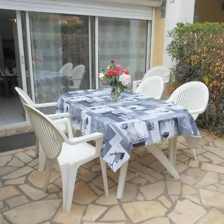 Appt 3 Pieces 44m2 + Terrasse 14m2 Ref 4039 Апартаменты Le Castellas
