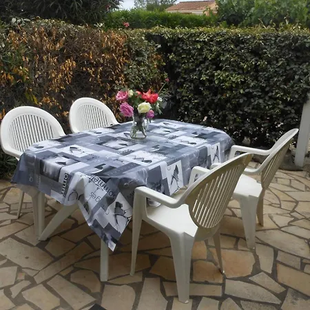 Appt 3 Pieces 44m2 + Terrasse 14m2 Ref 4039 Апартаменты *